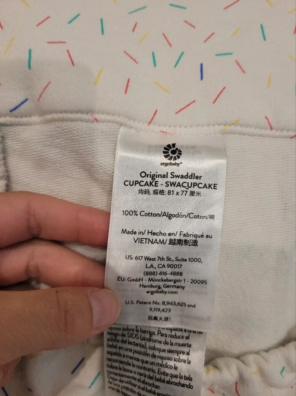 Ergobaby White Baby Swaddle with Multicolor Sprinkle Print Cotton